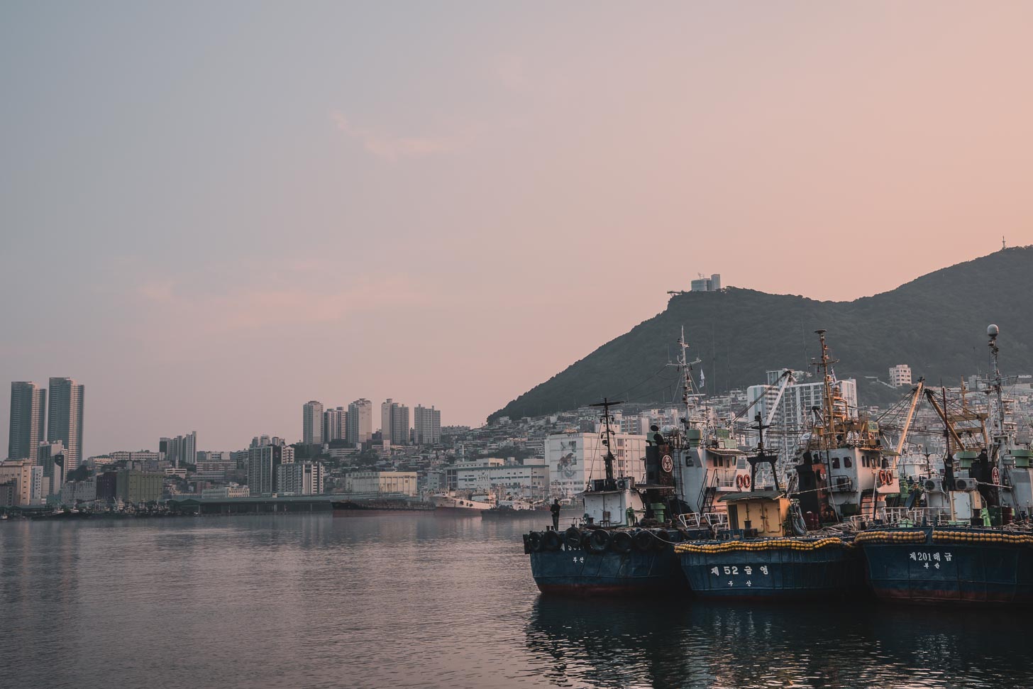 Boats at fish market in Busan